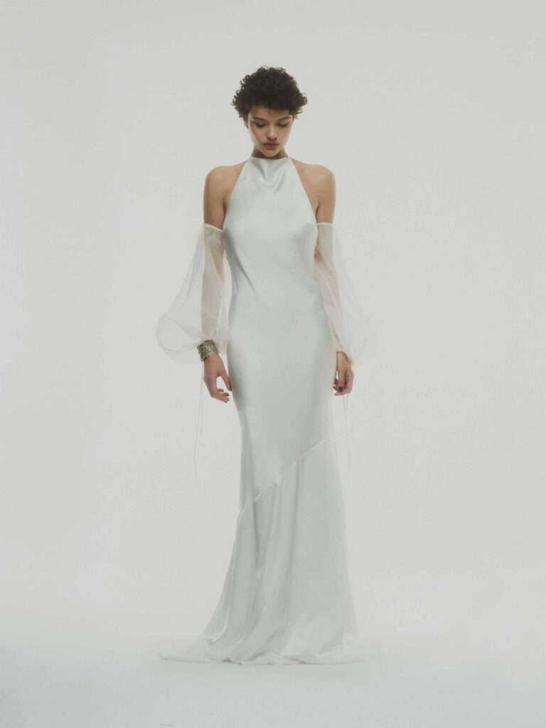 31 - SLEEVES CHEEK TO CHEEK - 01